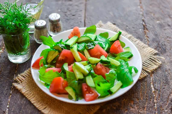 салат с рукколой и помидорами рецепт фото 4